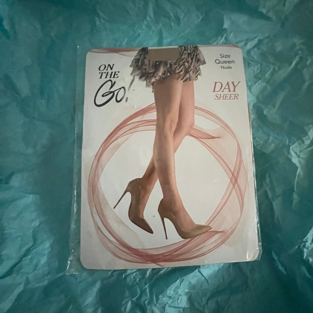On The Go Day Sheer Pantyhose Nude Size Queen Invisible Reinforced‎ Toe Hosiery